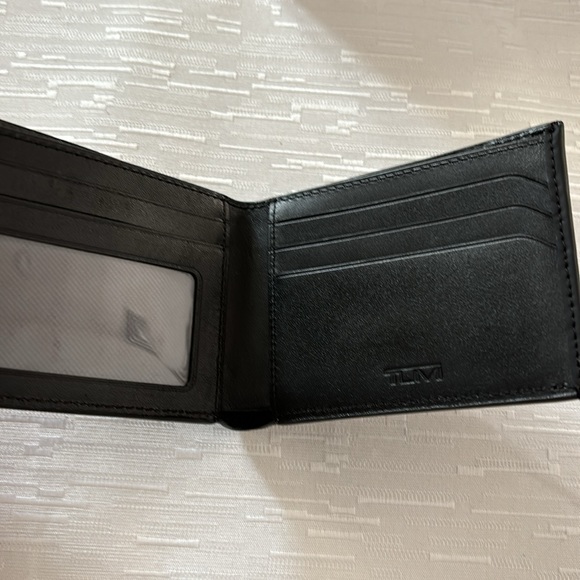 Tumi male wallet - Picture 3 of 3